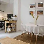Cozy Apartment In A Typical Sevillian Patio House